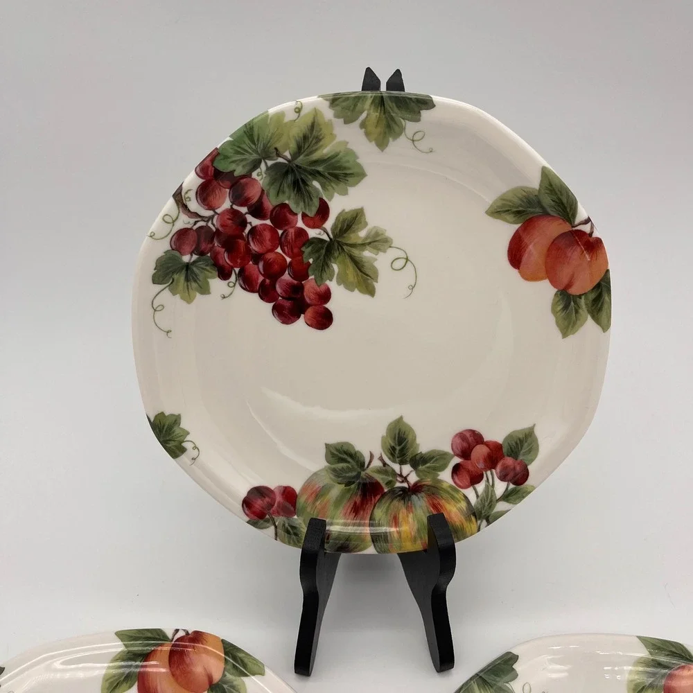 Royal Doulton Everyday Vintage Grape Salad Plates Set of 4 Fruit Fine China 8.25